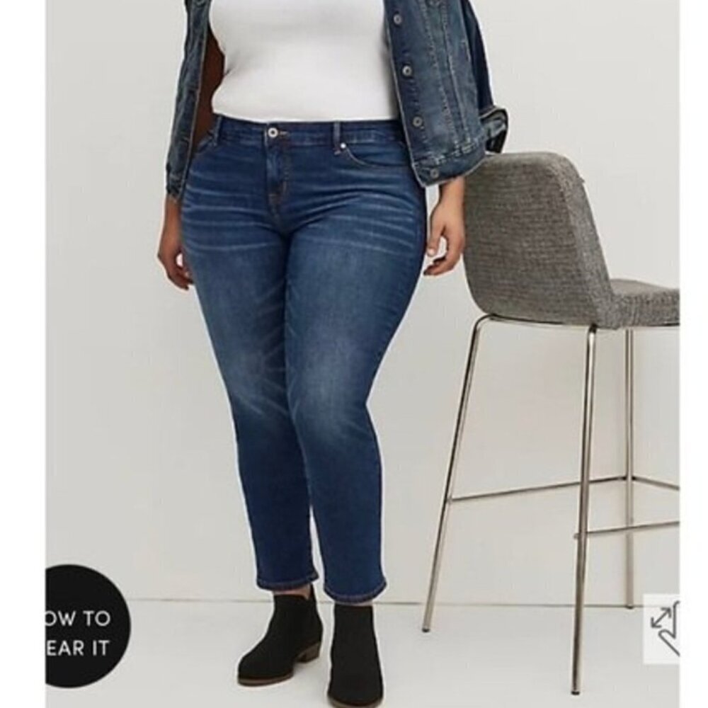 Torrid‎ Women's Plus Size 20 Tall Boyfriend Straight Jean Medium Wash Mid-Rise
